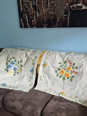 Floral Embroidered Linen Tablecloths. 33x33